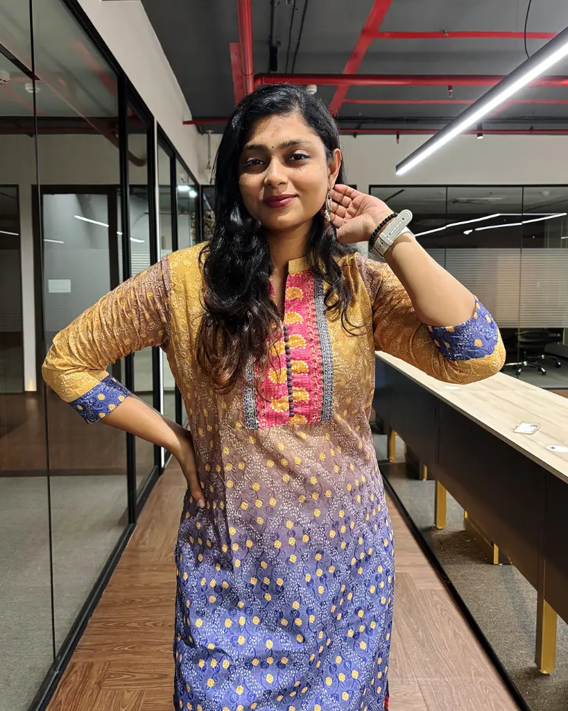 Floral_embroidered_yellow_kurti_02.webp