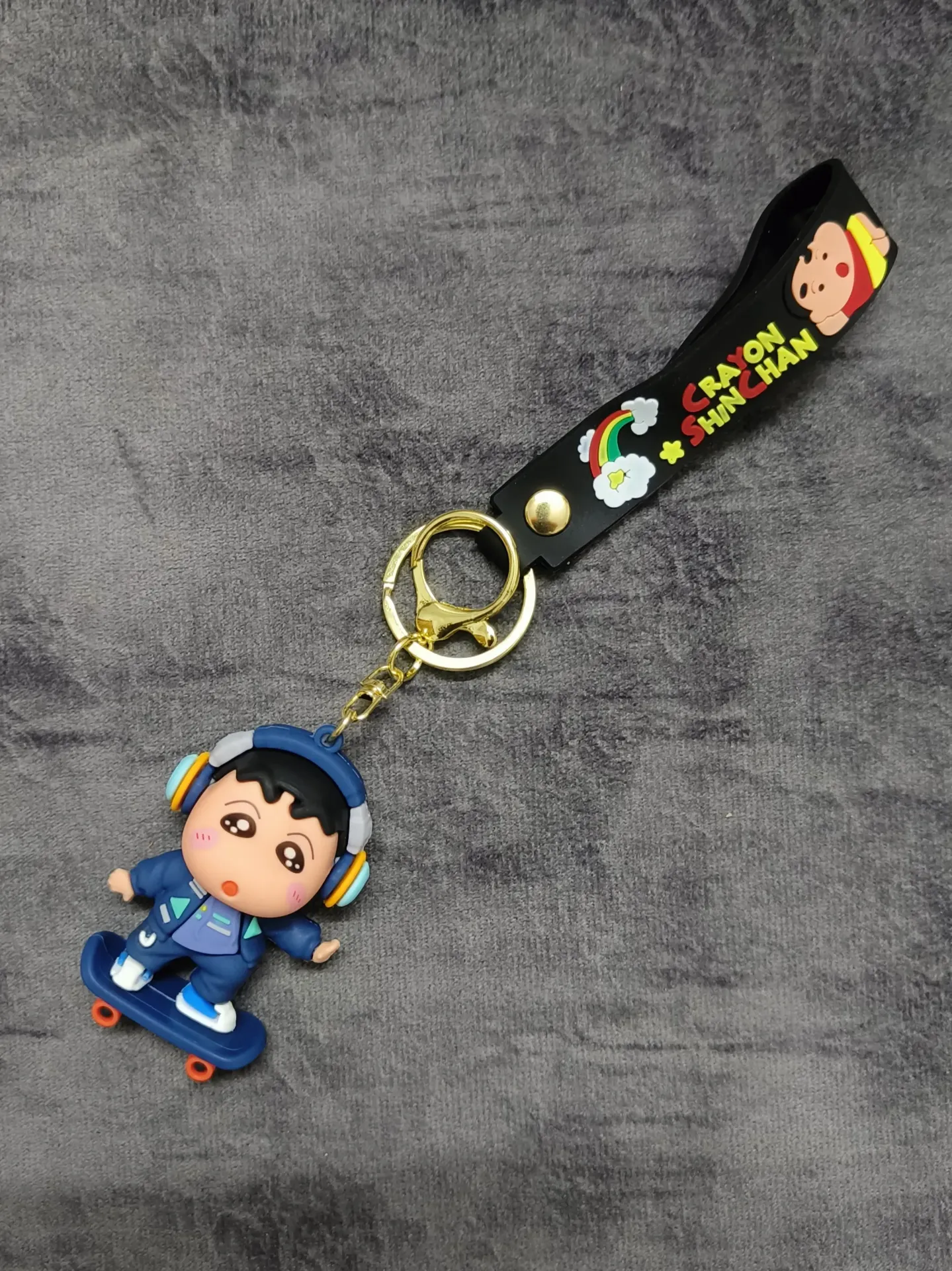 Shinchan skateboard Keychain 02