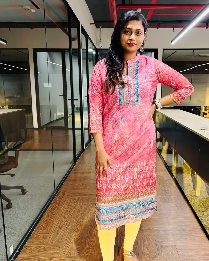 Floral Embroidered Pink Kurti (M)