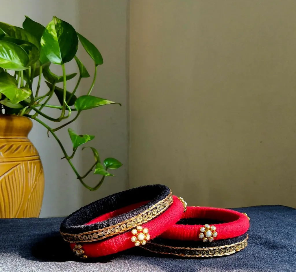 Set of 4 bangles  08