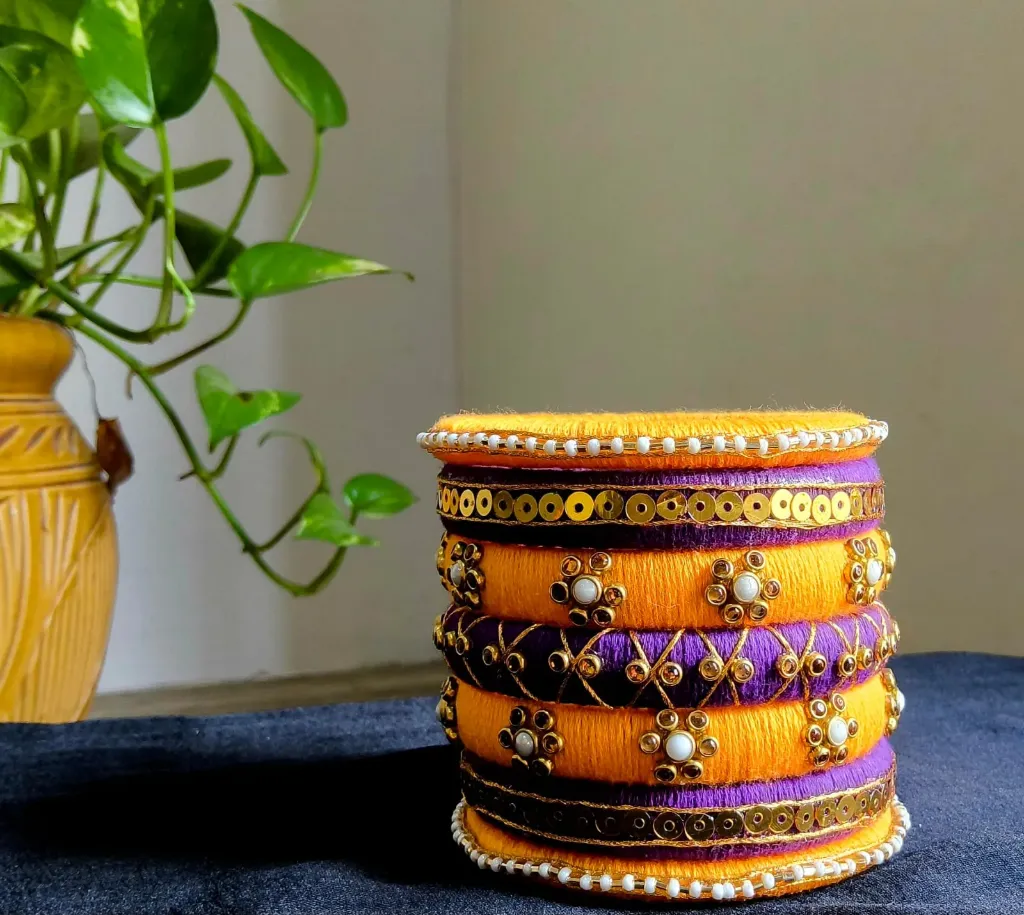 Set of 7 thread bangles  01