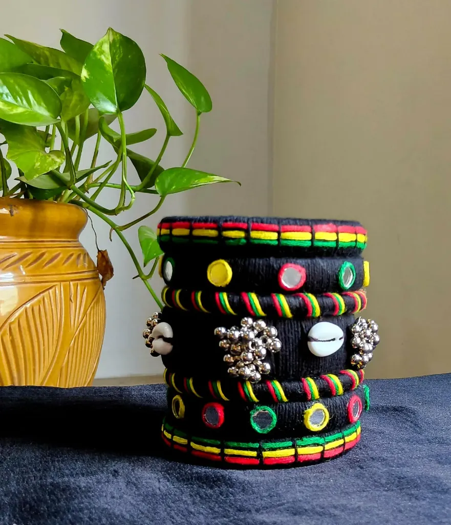 Set of 7 thread & ghunghru bangles 01