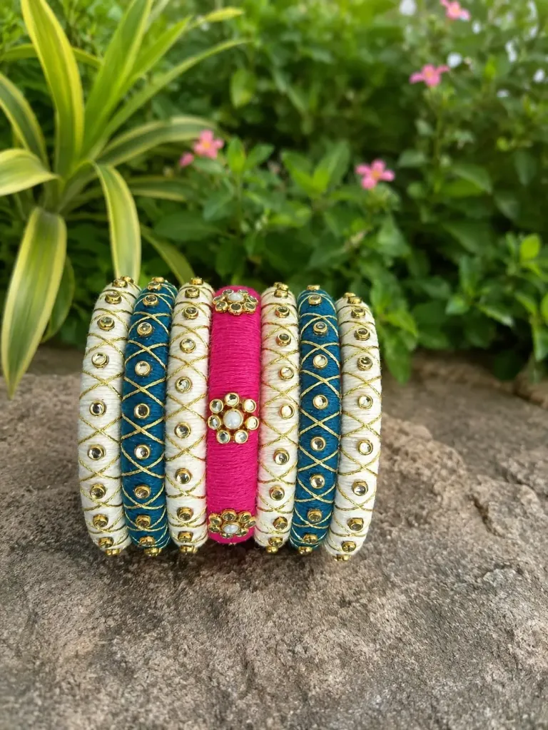 Set of 7 bangles 10